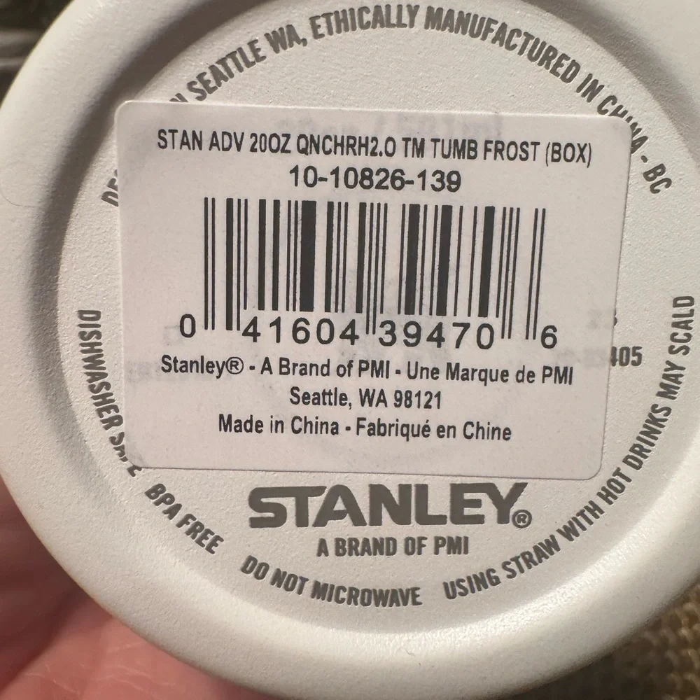 NWT Stanley Frost White Quencher H2O Tumbler & Yankee Candle Set - Picture 3 of 3